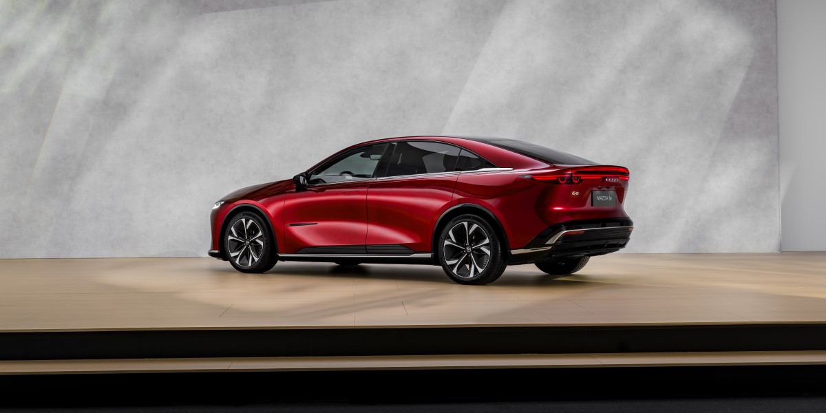 Mazda6e Reveal Side Rear 1200X600 Block3